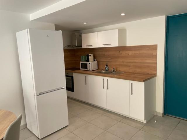 Appartement Climatise Avec Cour En Centre Ville Carpentras Εξωτερικό φωτογραφία