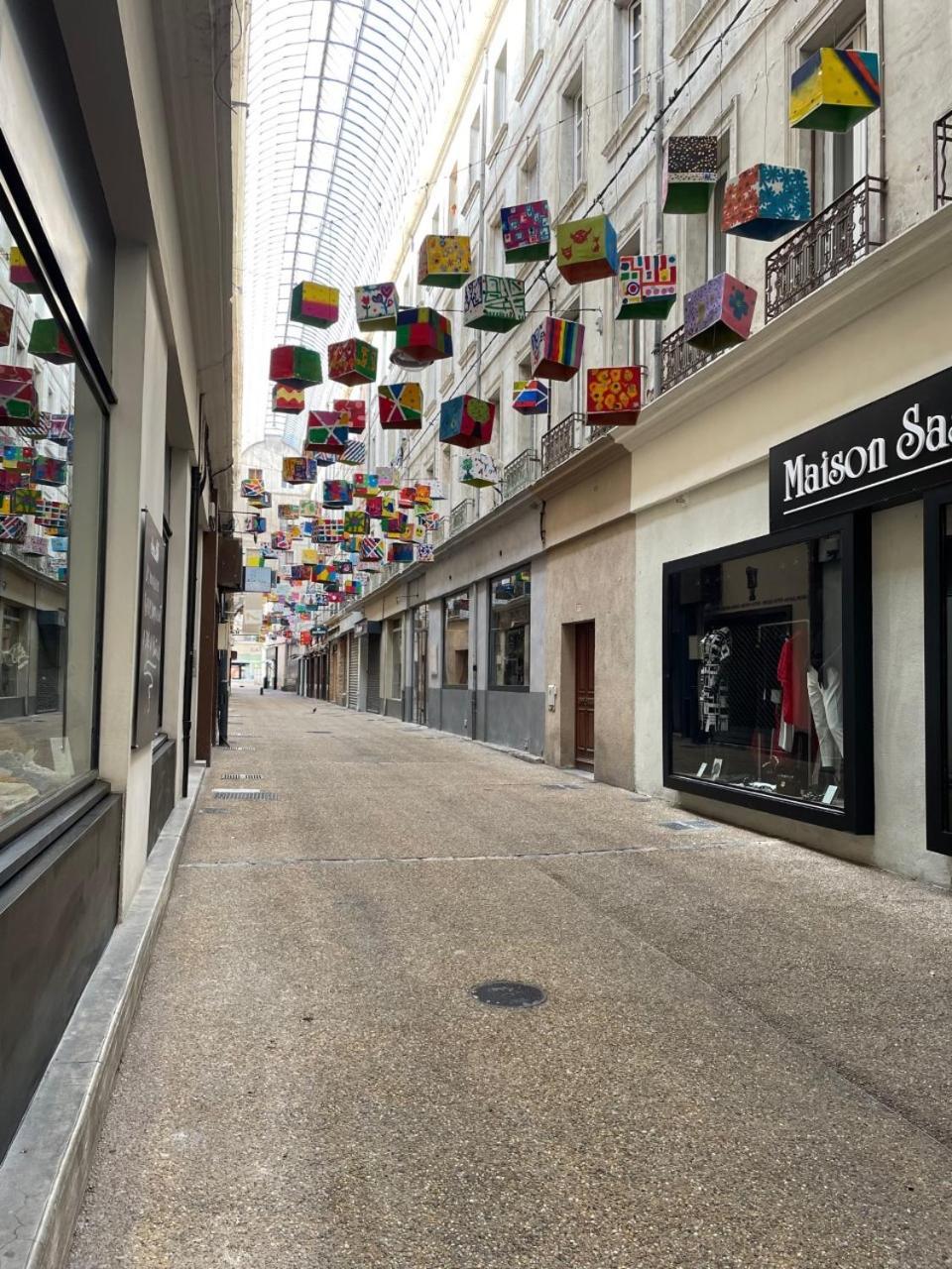 Appartement Climatise Avec Cour En Centre Ville Carpentras Εξωτερικό φωτογραφία